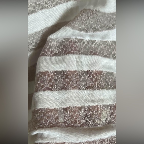 Sheer Lace Romy Blouse 🌼 - Picture 4 of 4